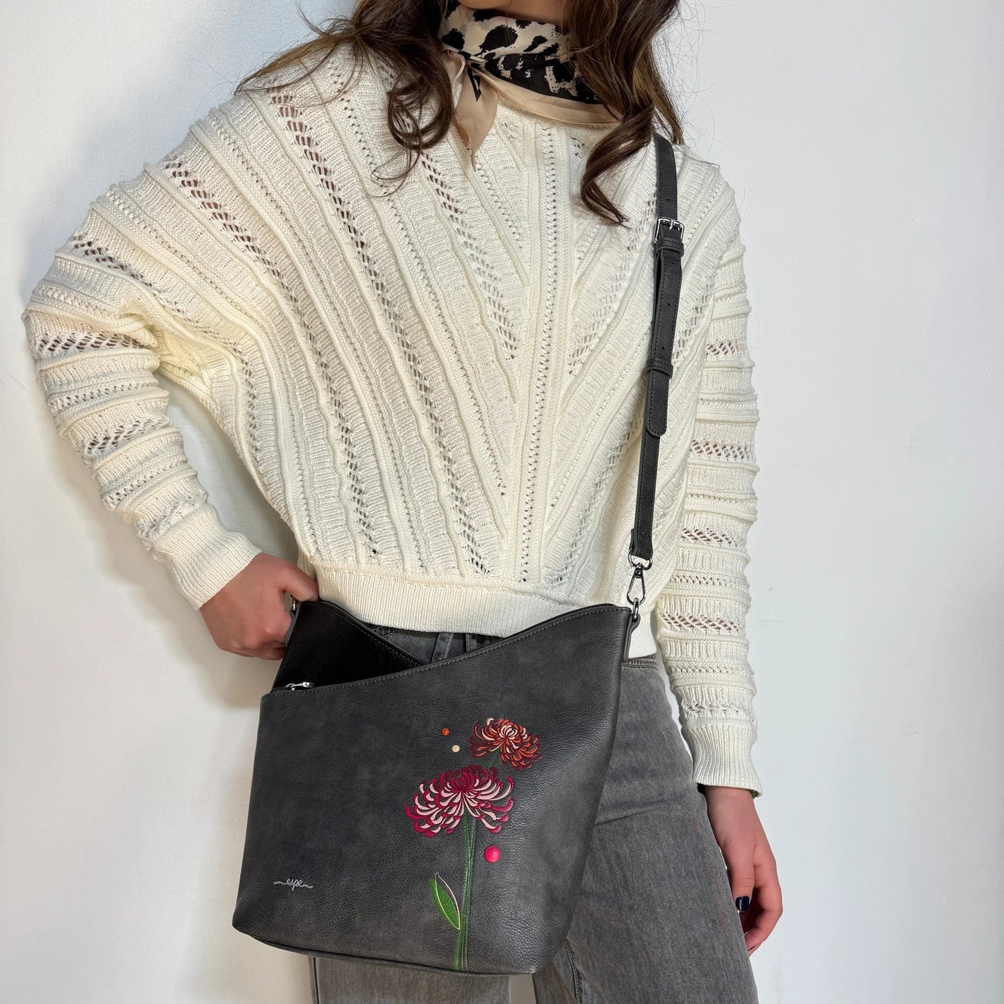 Mae Messenger - Grey