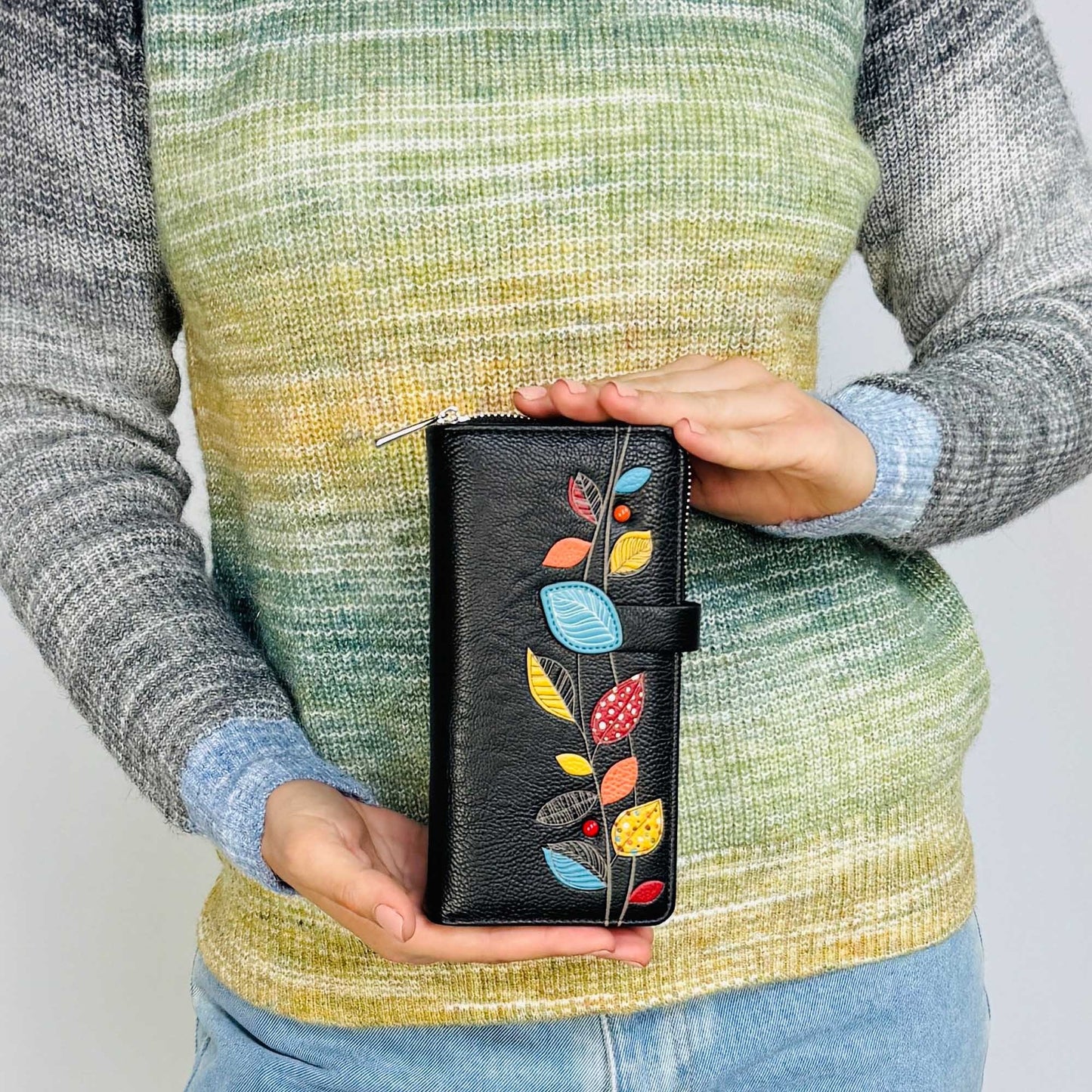 Petal Clutch Wallet - Black