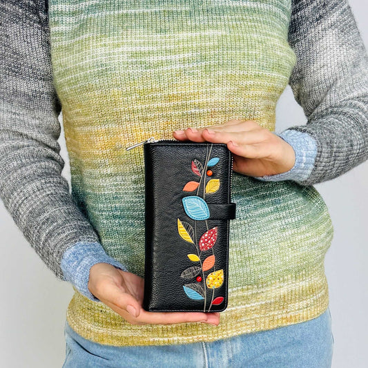 Petal Clutch Wallet - Black